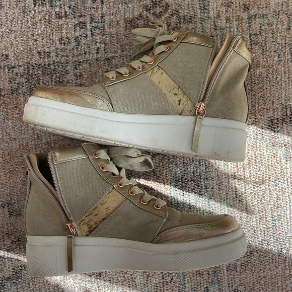 Women’s high top sneakers 8 gold/tan - Picture 4 of 4